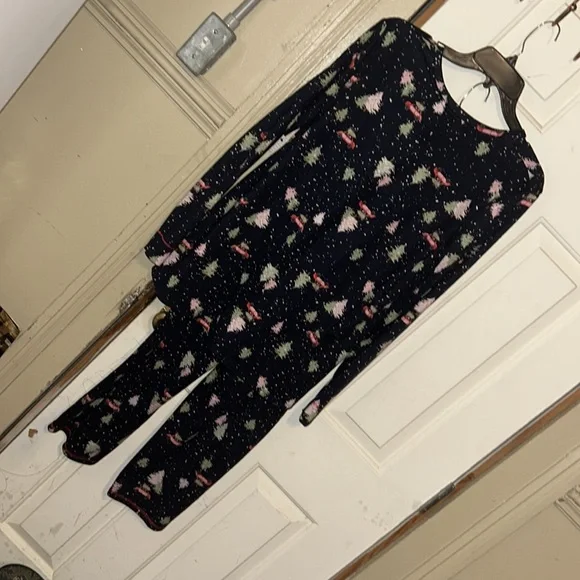 Cuddl Duds medium two piece pajamas set holiday (or not) - Picture 4 of 12